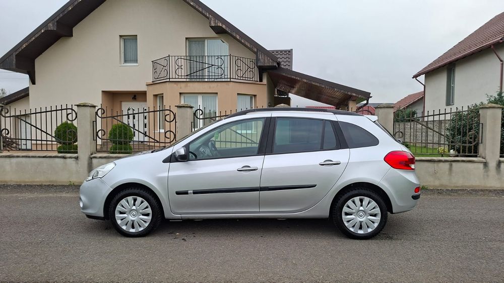 Renault Clio  an fabricație 2011
