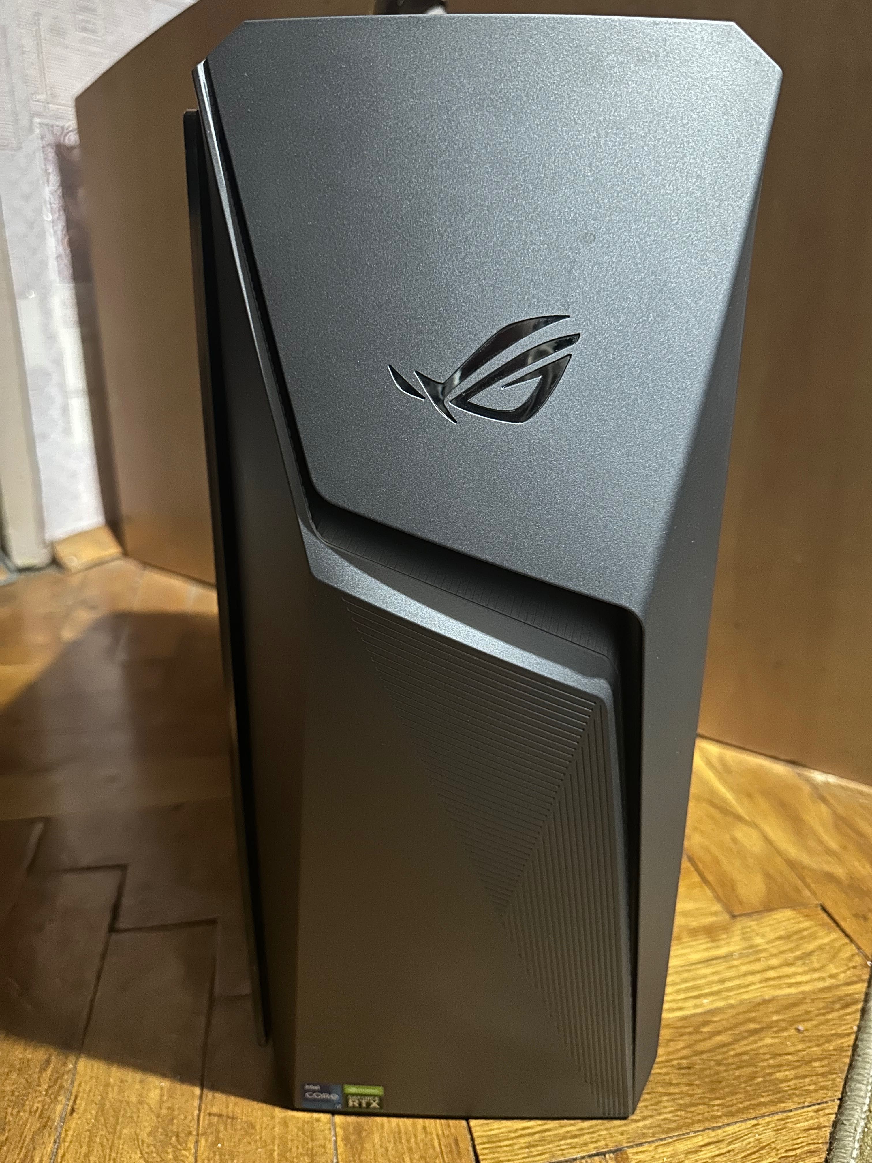 Геймърски компютър Asus ROG Strix G10CE rtx3070 , i7-11700f , 32gb ram