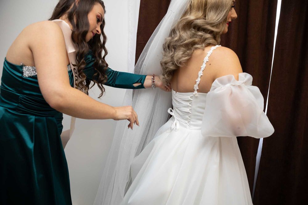 Rochita Mireasa tip printesa. Ofer si coronita si voal