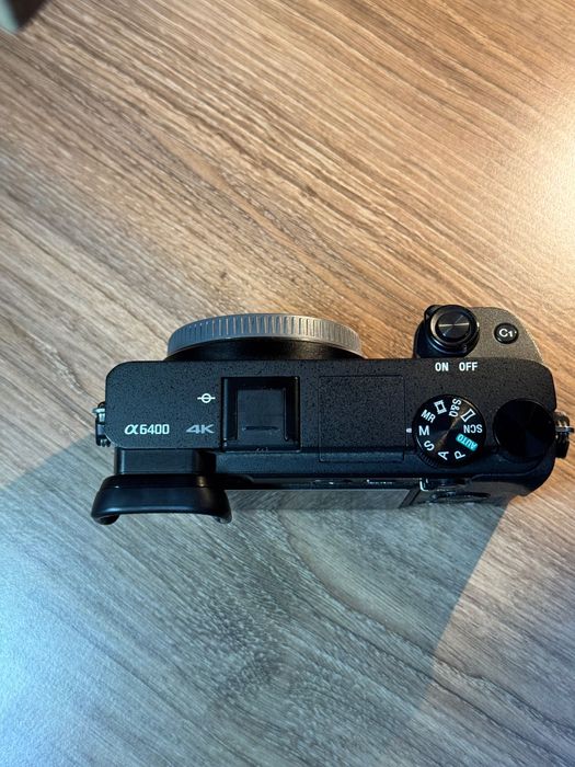 Sony a6400 + Sigma 18-50 f/2.8 DC DN