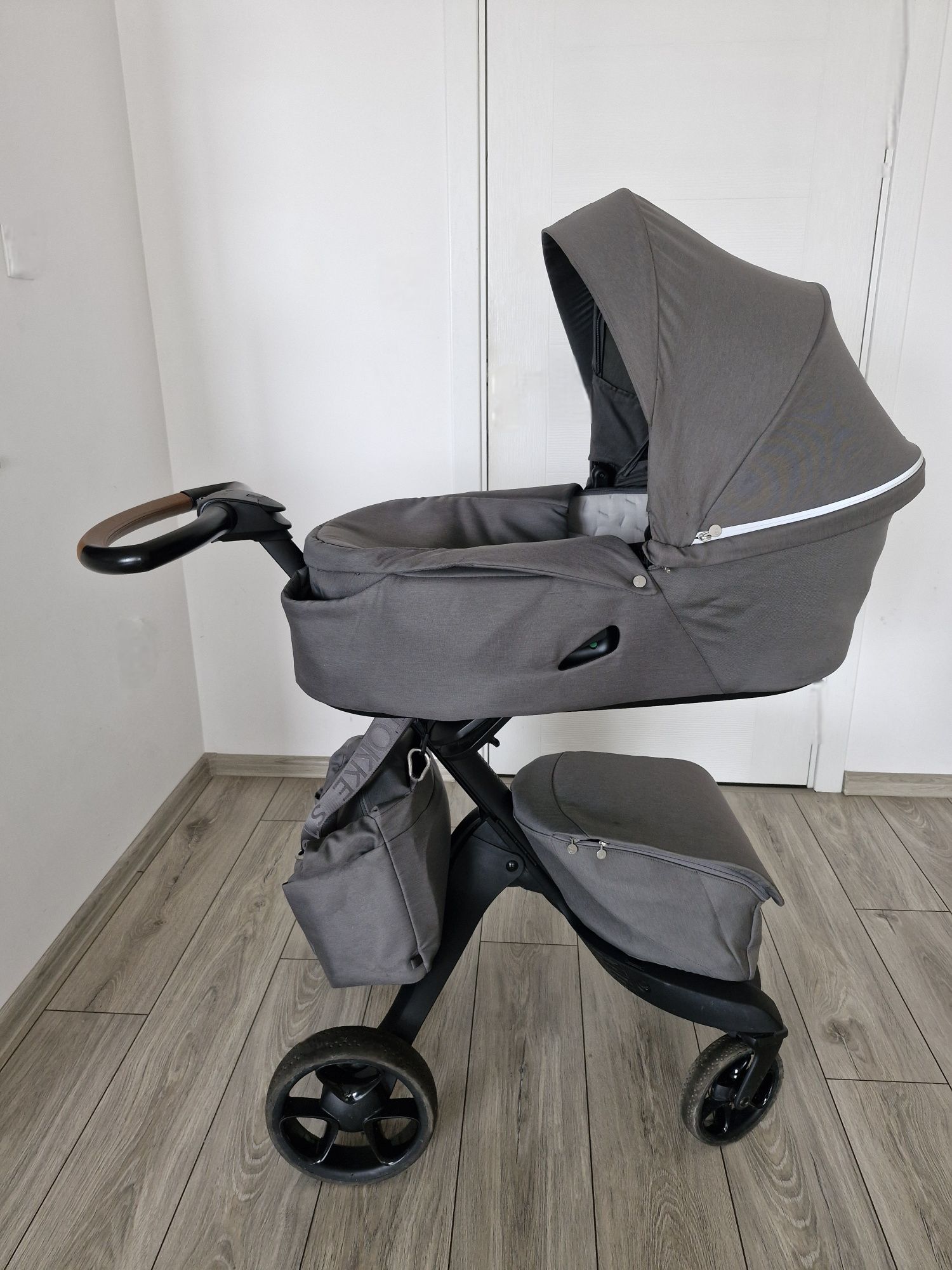 Бебешка количка "STOKKE XPLORY X" и всички допълнителни аксесоари!