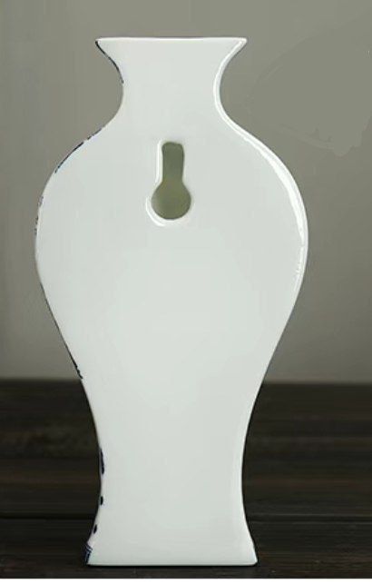 Настенные  небольшие  фарфоровые  вазочки для цветов и декора стен
Вы