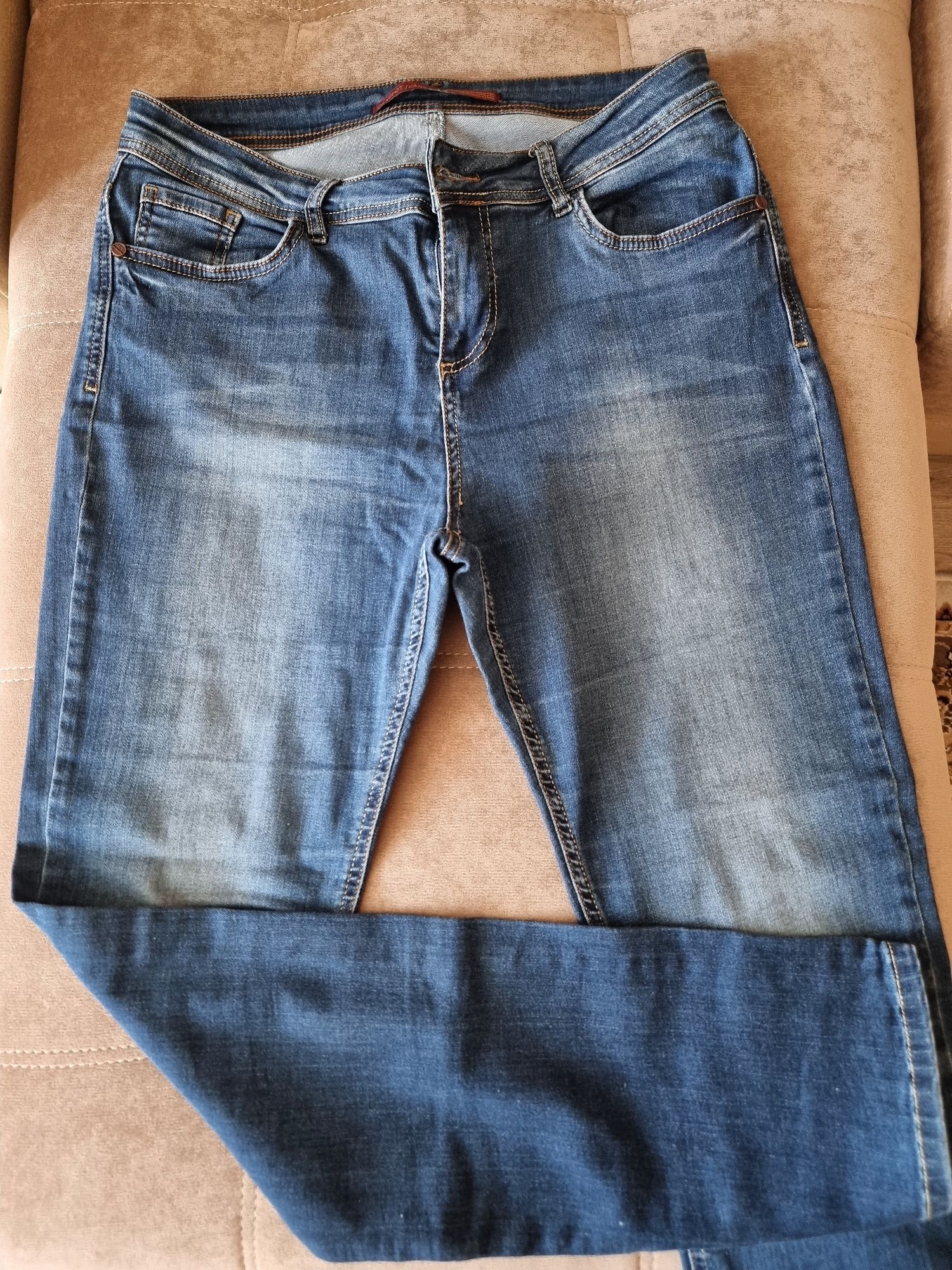 Продам джинсы производство Турция,недорого