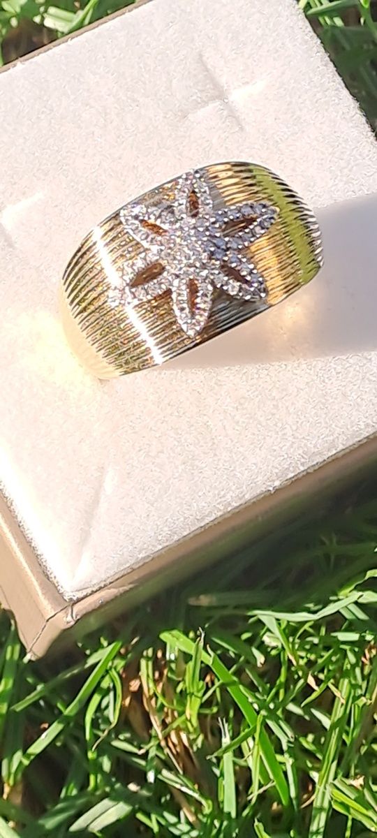 Inel aur 14 k cu diamante naturale
