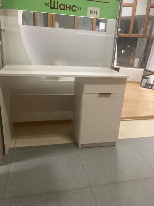 Стол письменный новый