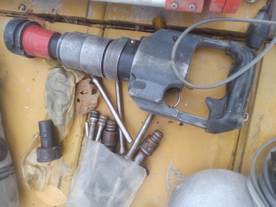 Продаю срочно инструменты. Все рабочие.