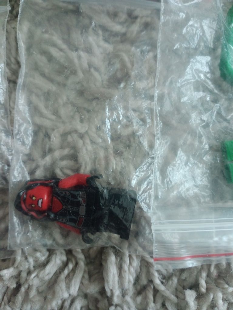 Обменяю редкие Лего фигурки по марвел