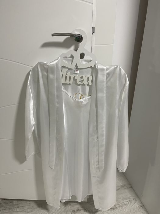 Vand umerase mire&mireasa si doua halate de mireasa