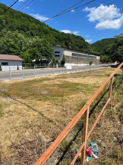 Vand/inchiriez teren 850m2