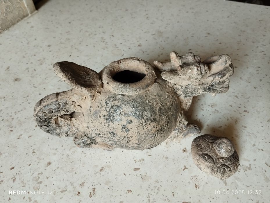 Старые горшочки,тяжелые