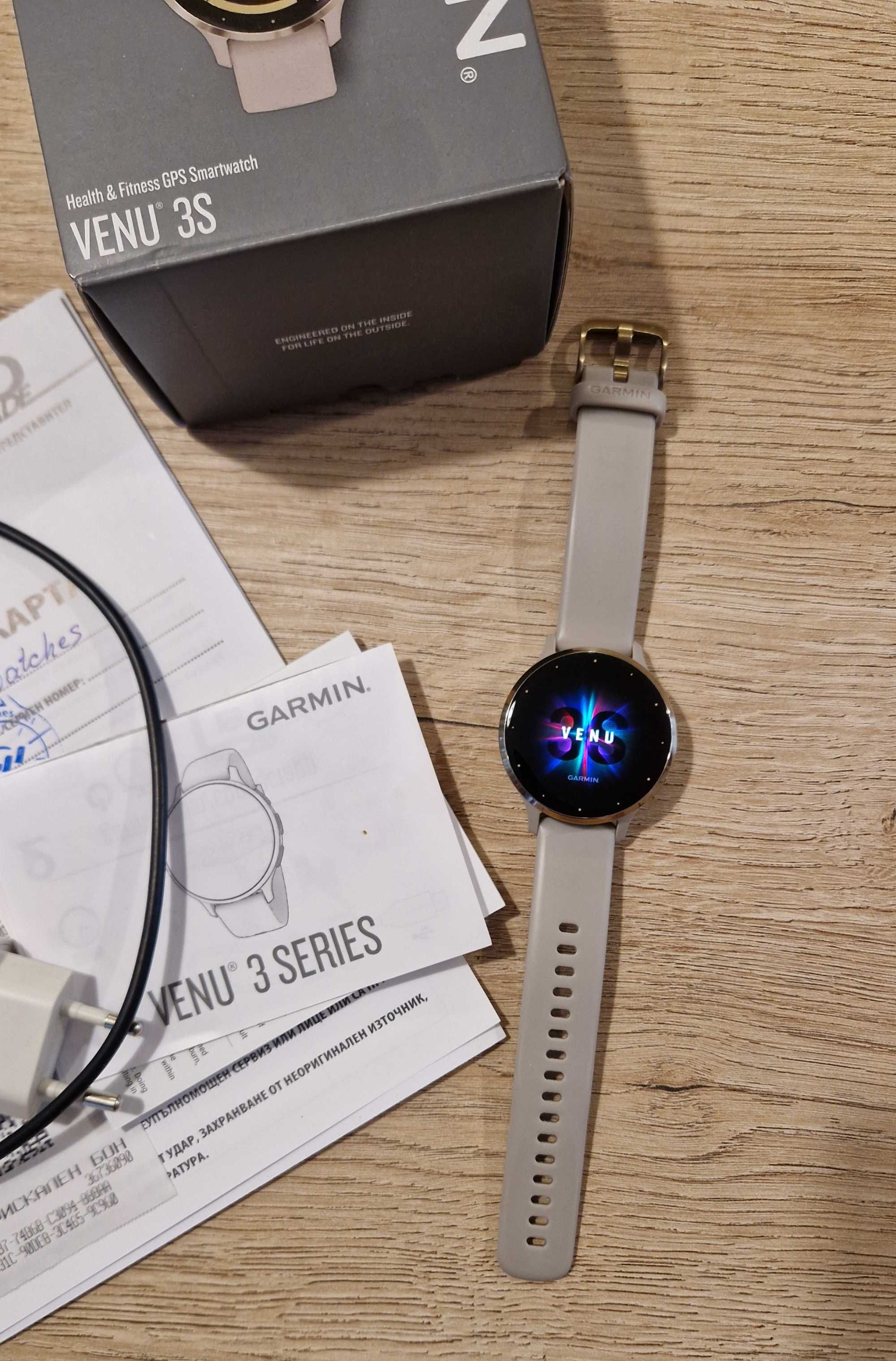 Garmin Venu s3 - още 4 месеца гаранция. Дамски Гармин.