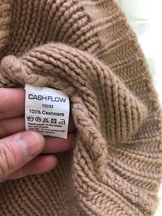 Pulover casmir marimea S lejer stare perfecta