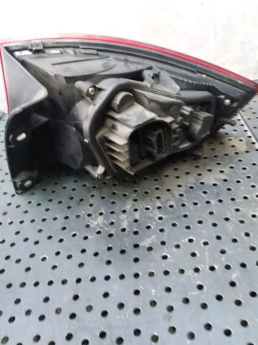 Stop tripla lampa stanga aripa seat toledo 4 kg3 6jh945095e 2sd01114001ac