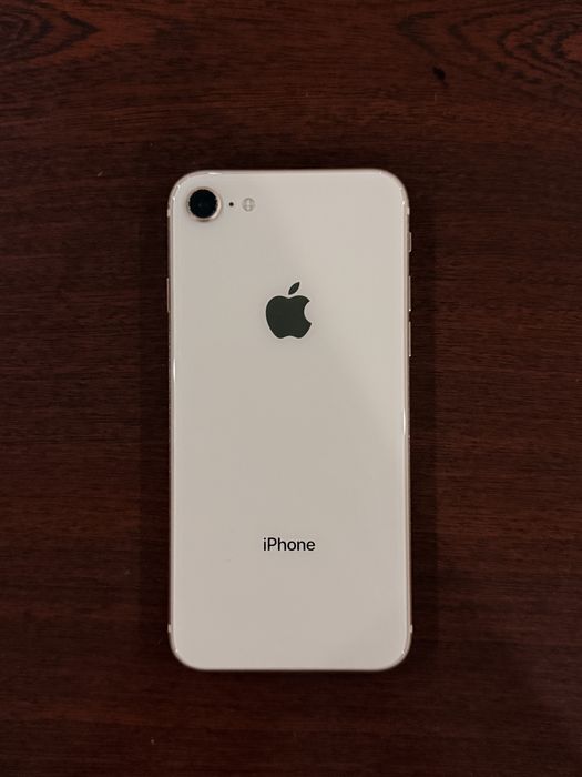 Продается Айфон 8