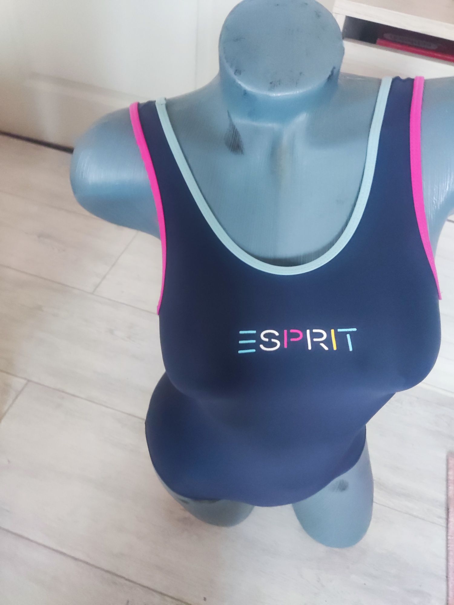 Бански цял esprit