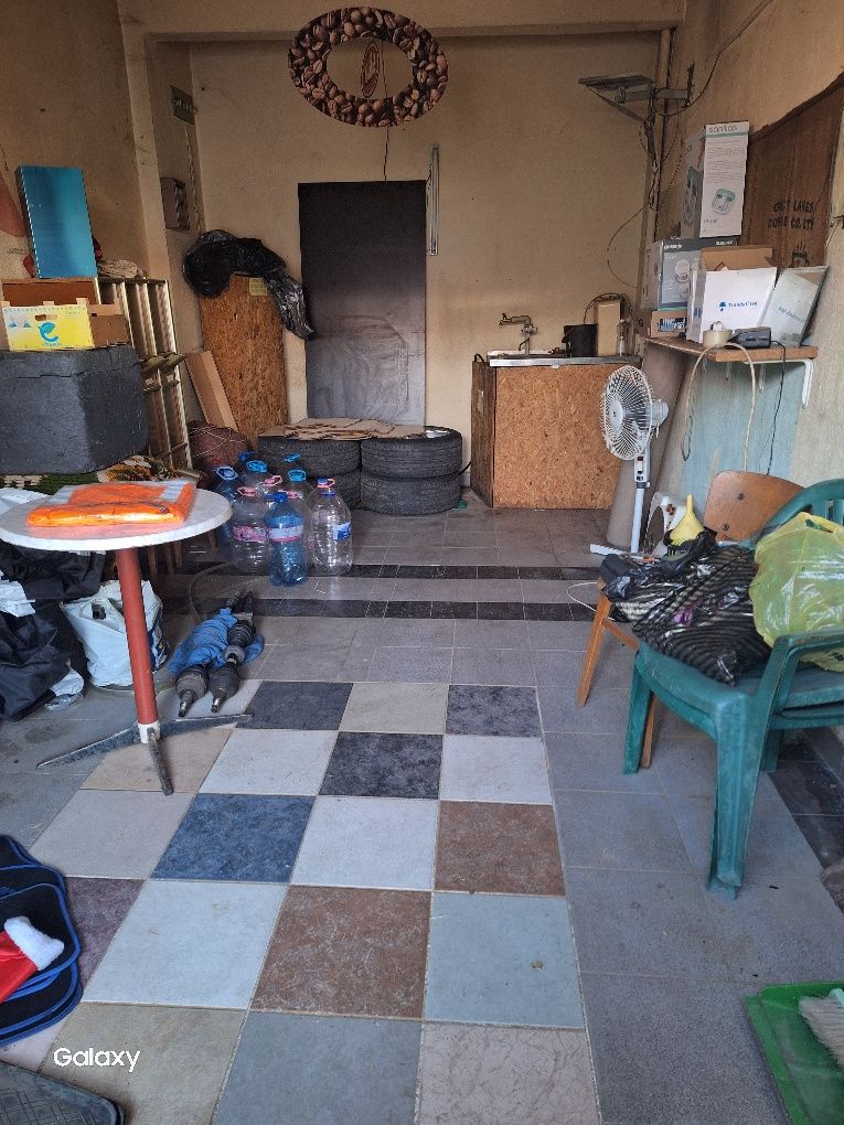 Продавам гараж ( търговски обект )