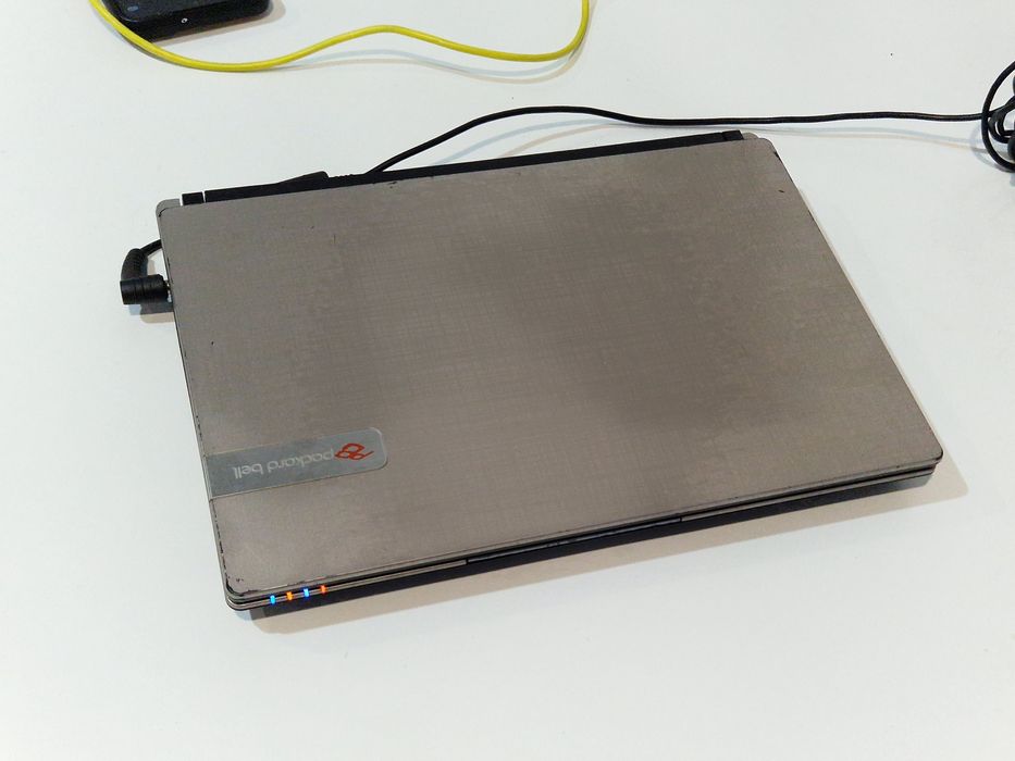 Mini laptop Packard Bell perfect funcțional