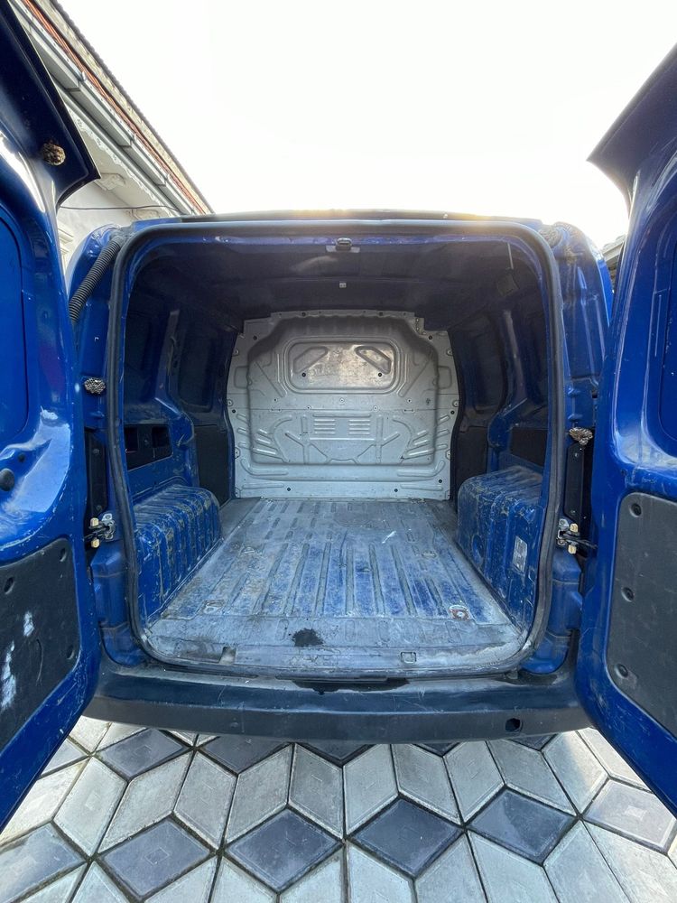 Vand Peugeot Bipper an 2009 adus recent in tara din italia