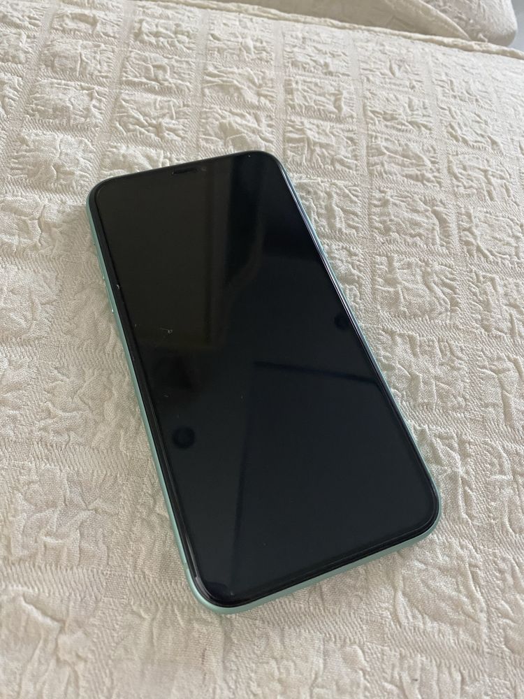 IPhone 11 зеленого цвета, 128 гб в отличном состоянии, без царапин.
