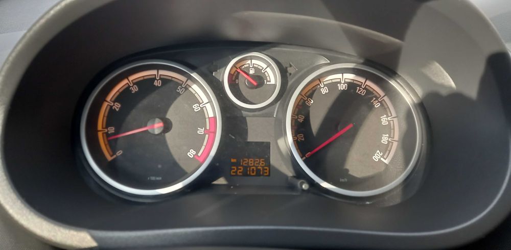 Opel Corsa D, 1.4 benzina, 2 usi
