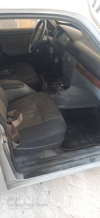 ГАЗ-31105, 2008 года выпуска. Автомобиль принадлежит организации.