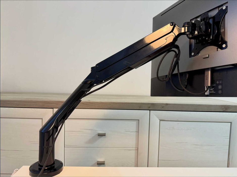 Монитор Dell U2718Q, 27", IPS, 4K, 5ms + Стойка за монитор