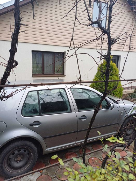 Volkswagen Golf 4 – 2003 – 1.4 Benzină