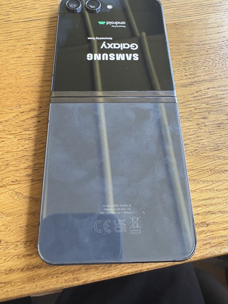 Samsung Galaxy Z flip 5 с гаранция за части