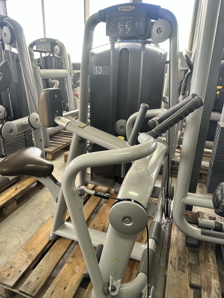 Technogym selection low row - уред за гръб