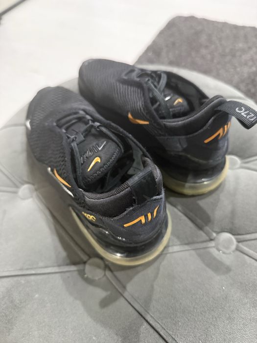 Маратонки nike 270