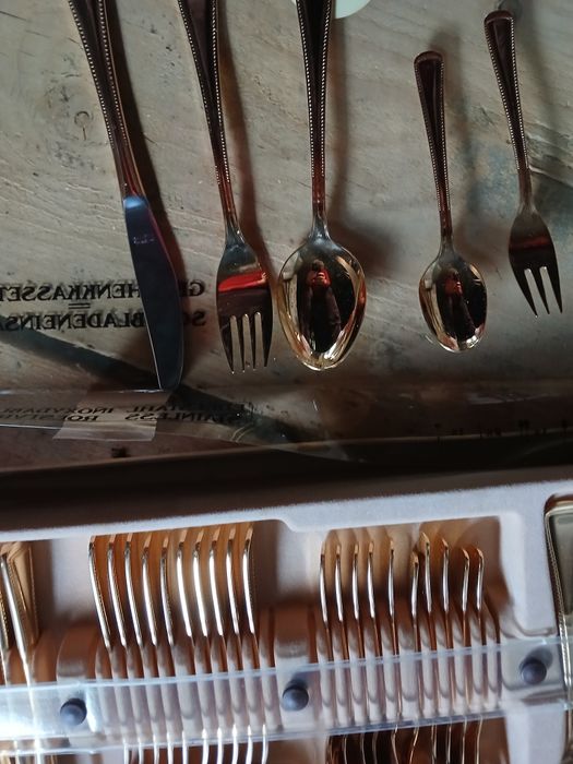 Cadou Craciun ,Set tacâmuri aurite