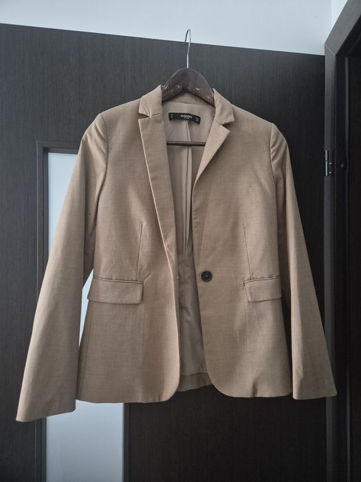 Vând costum Zara, mărimea 34