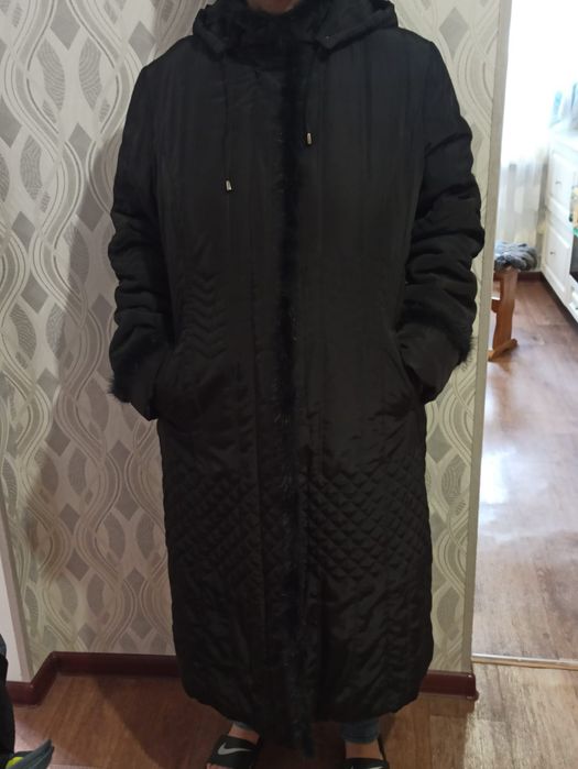 Продам пальто утеплённое, с капюшоном р-56