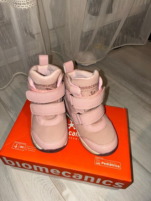 Vand 2 perechi ghete impermeabile fete biomecanis