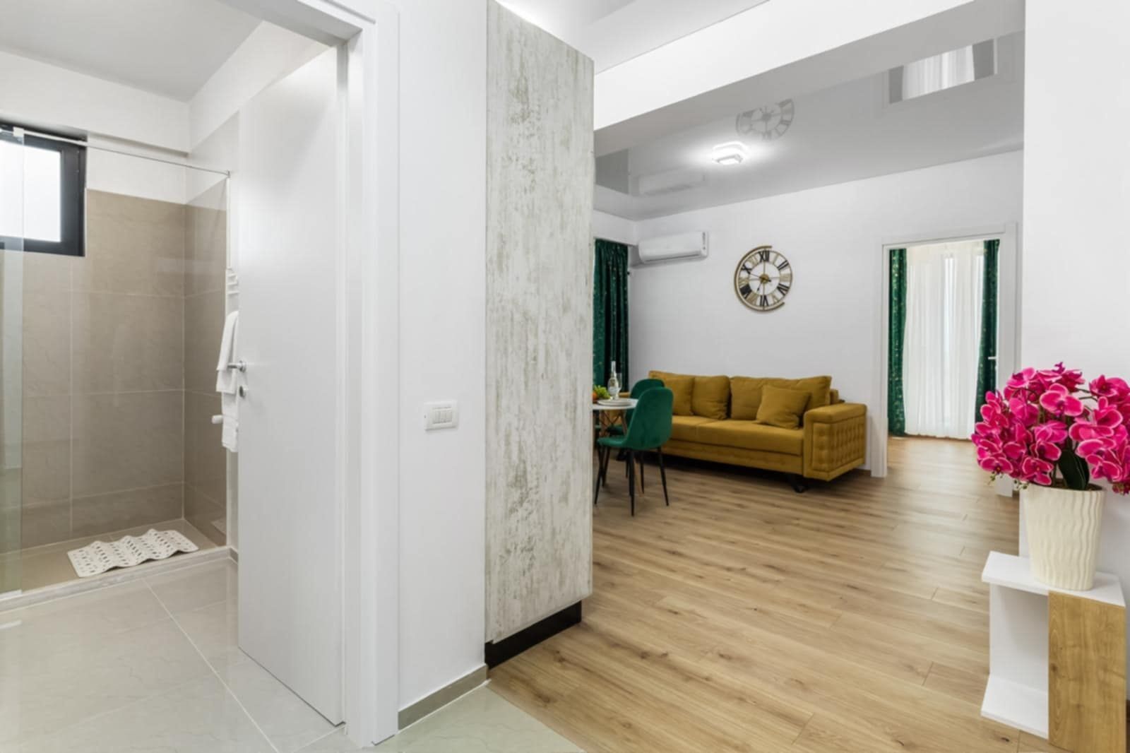 Închiriez apartament 2 camere