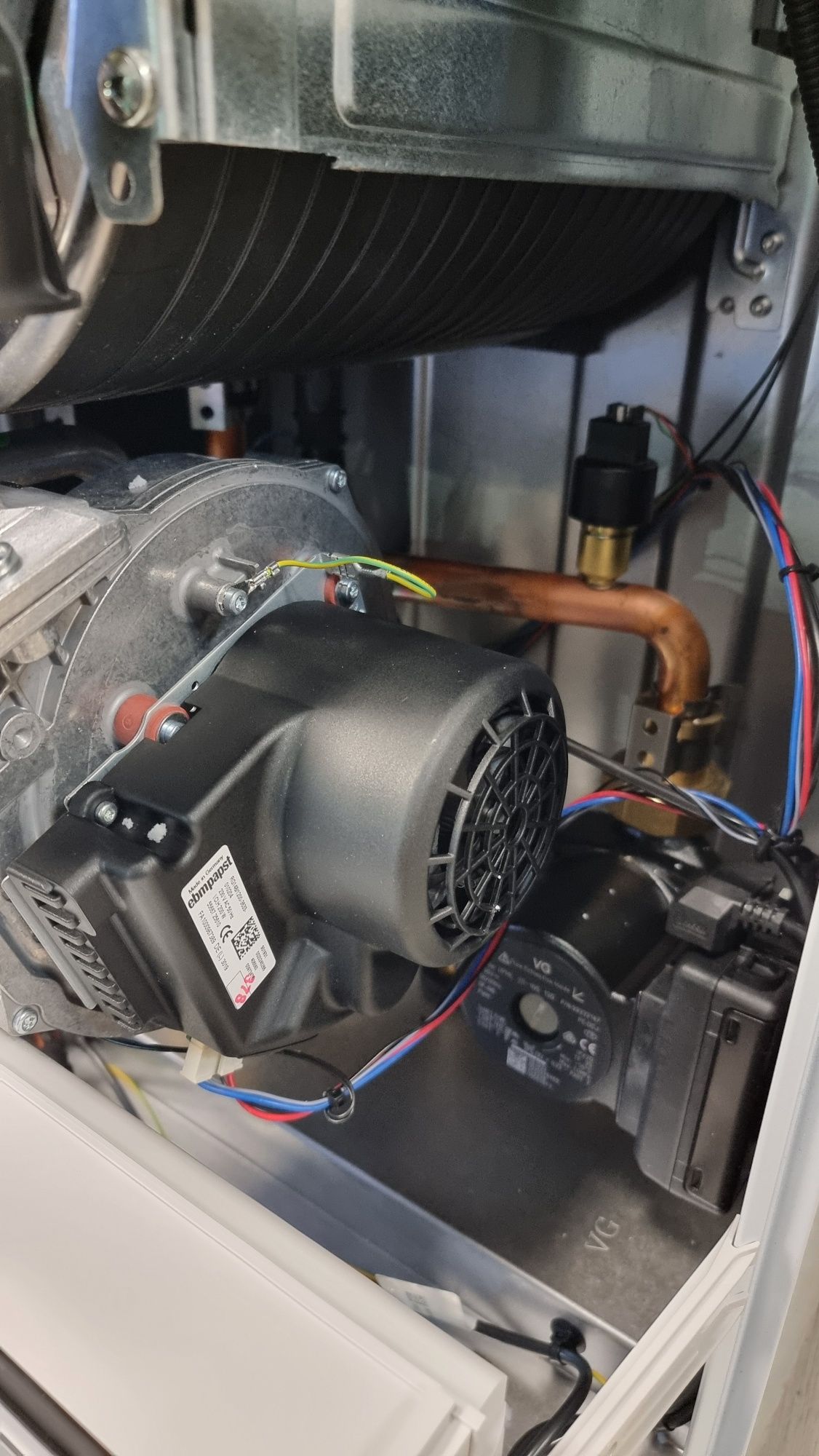 Amanet F28: Centrala termica pe gaz Vaillant ecoTEC Plus VU 656