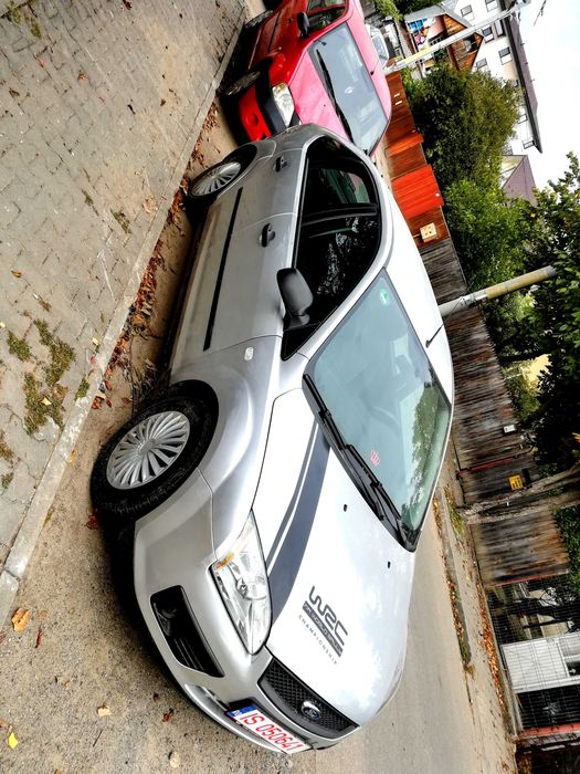 Vând schimb ford focus