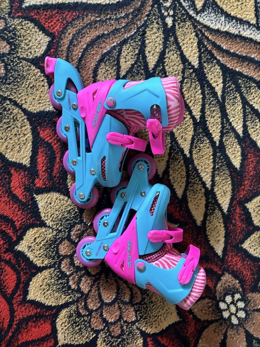 Продам роликовые коньки на 5-7 лет, раздвижные.