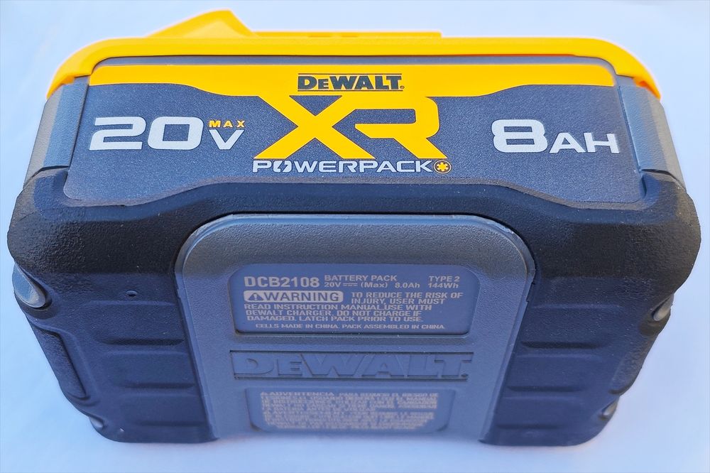 DeWalt батарея 8Ач и 4Ач аккумулятор DeWalt 8Ah 4Ah