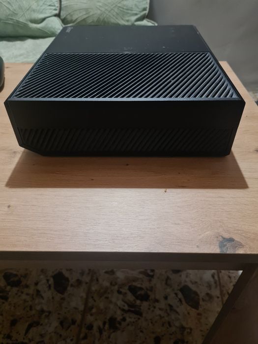 Xbox one 500gb с контролер и игра fallout 4