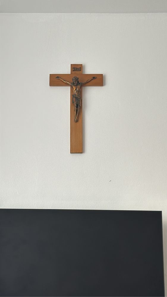 Crucifix din alama si lemn (1947)