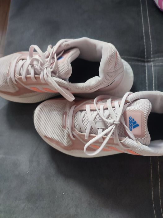 Продажба на маратонки