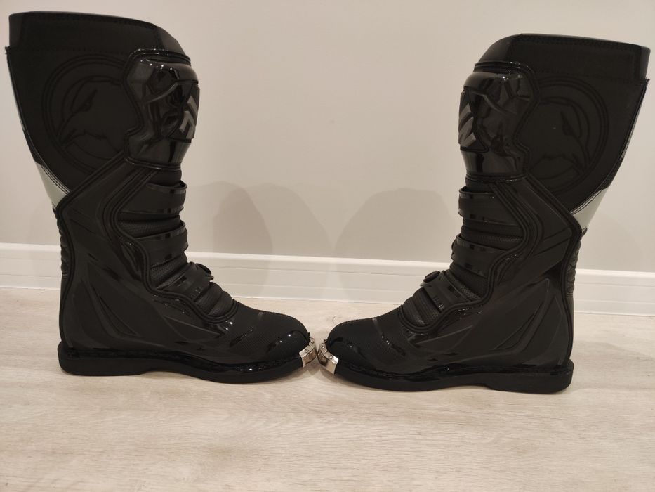 Кросови ботуши RAVEN 44 номер