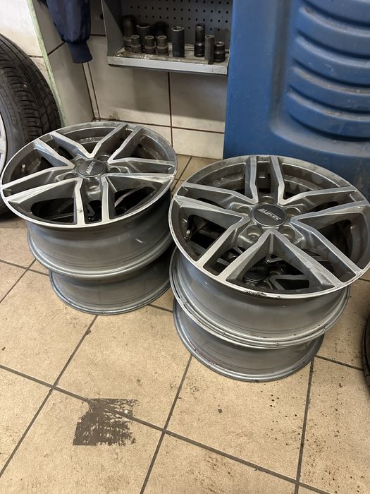 Vand jante firma ALUTEC , ca si noi