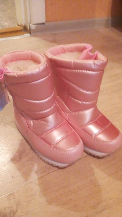 Продам ботинки на девочку