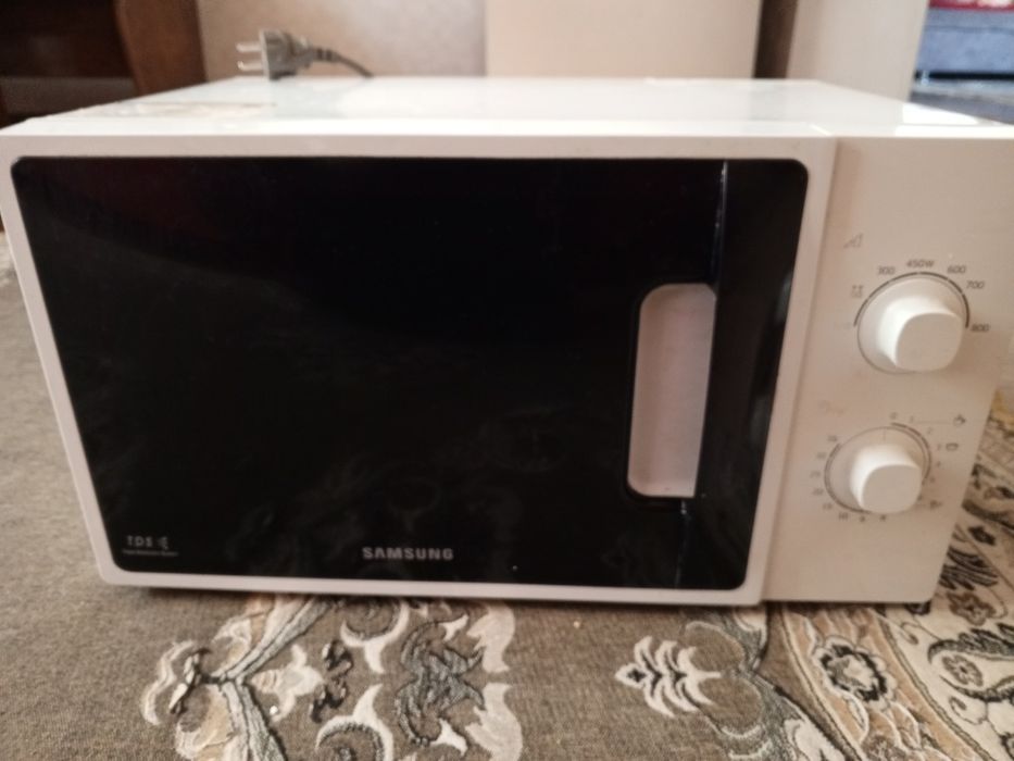 Продам нерабочую микроволновку