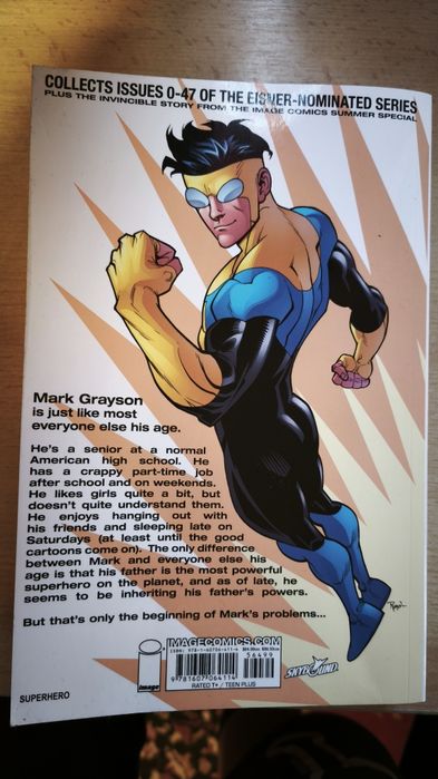 Banda Desenata Invincible Compendium 1