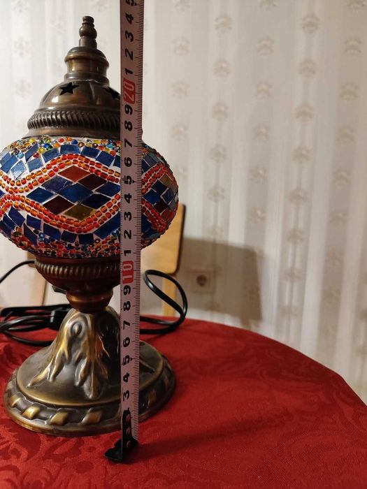 Красива нощна лампа