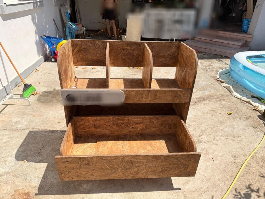 Mobilier depozitare vinyluri, capacitate minimum 400 buc. 12"