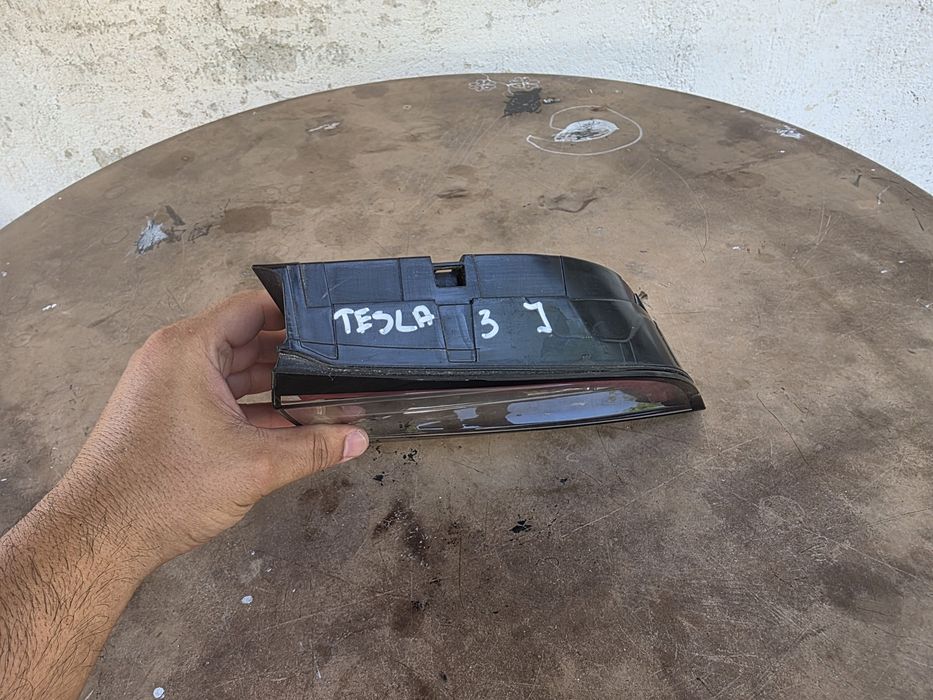 Tesla Model 3 Y ляв стоп вътрешен